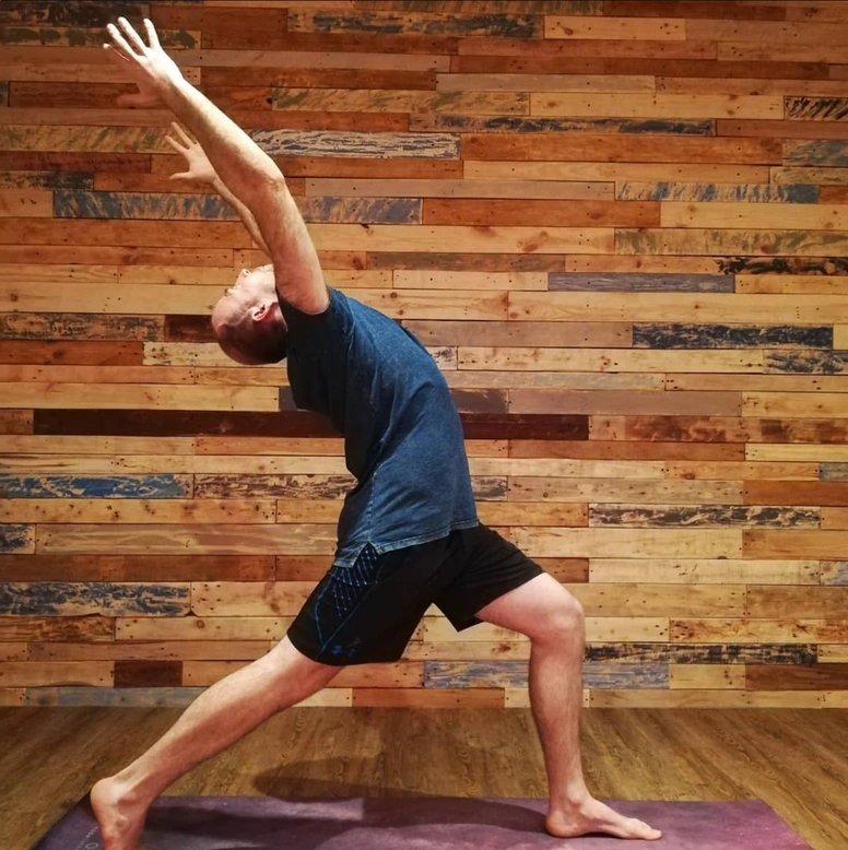 crescent lunge yoga pose